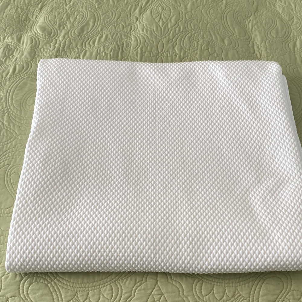 In excellent condition LOCAMA washable bedspread made in Portugal